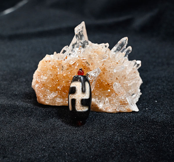 西蔵高級至純風化龍眼天珠